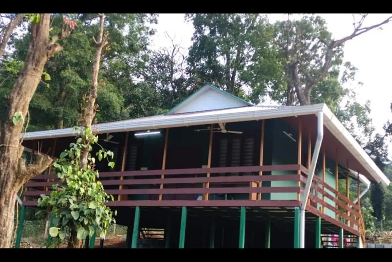 Hill Valley Farm House Nelliyampathy Resort