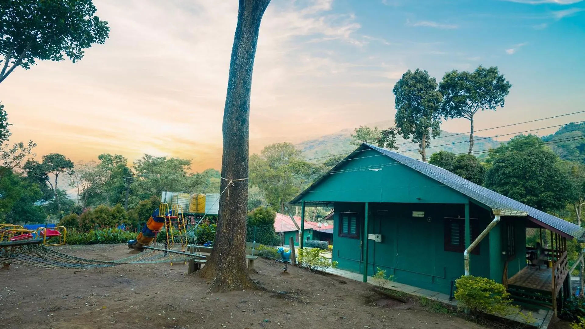 Hill Valley Farm House Nelliyampathy Resort