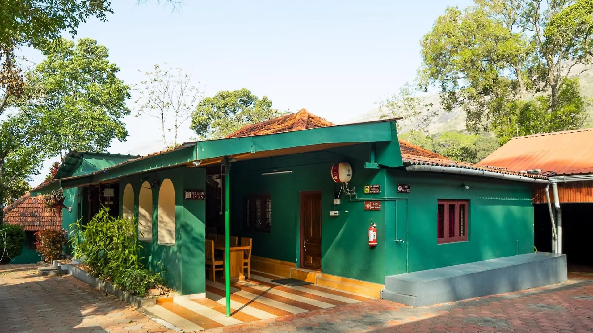 *** Resort Hill Valley Farm House Nelliyampathy India