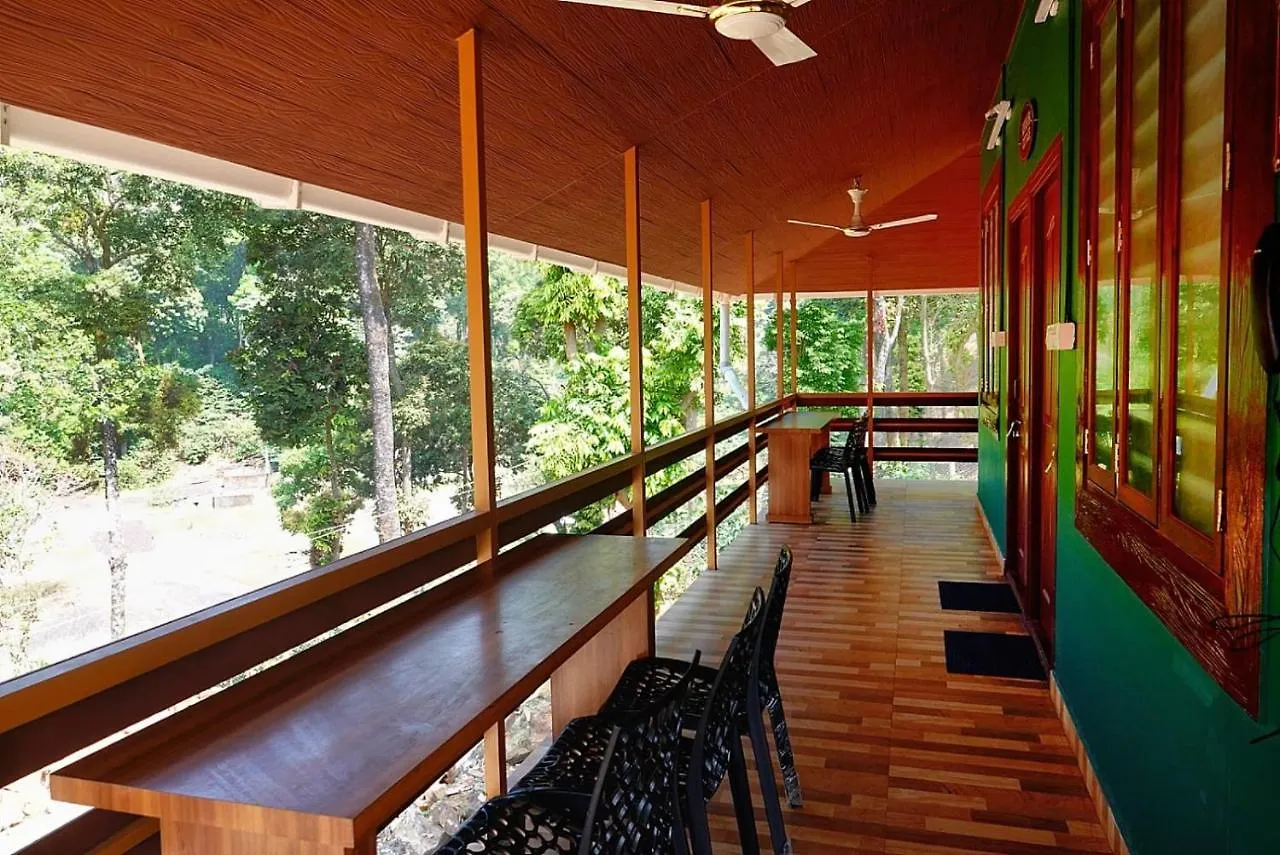 Hill Valley Farm House Nelliyampathy Resort